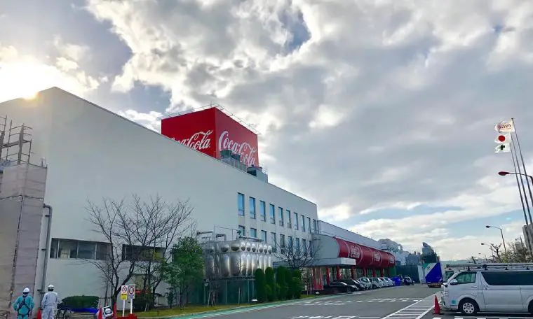 How many Coca-Cola factories are there in the US?