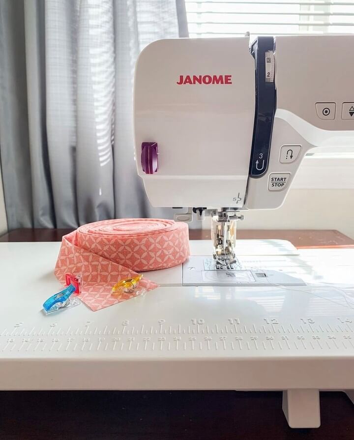 who makes Janome's sewing machines